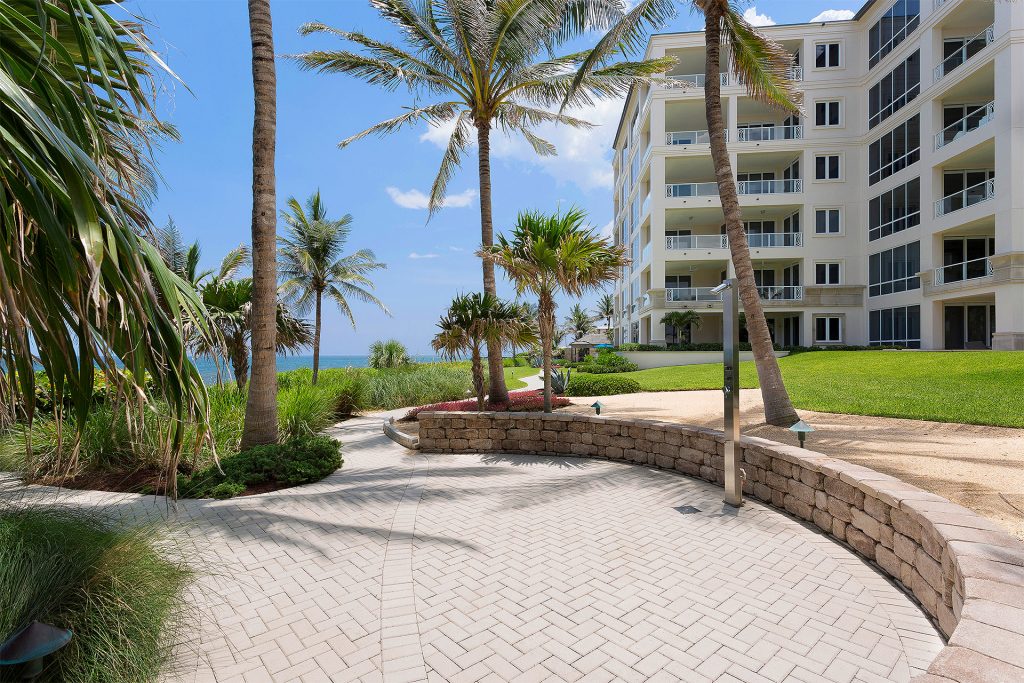 Gulf Stream Estate
SOLD
4001 N Ocean Boulevard # 101, Gulf Stream, Florida
BEDS 3 / BATHS 3.1