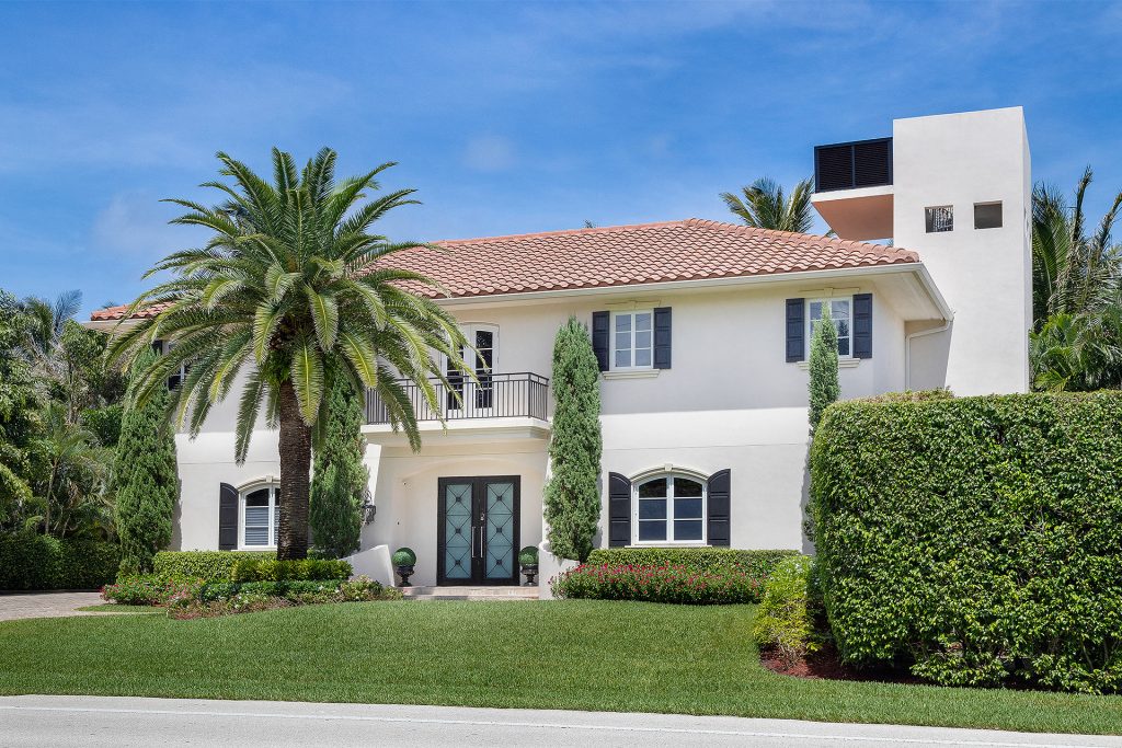 Ocean Ridge Estate
SOLD
5905 N Ocean Boulevard, Ocean Ridge, Florida
BEDS 5 / BATHS 4.1
