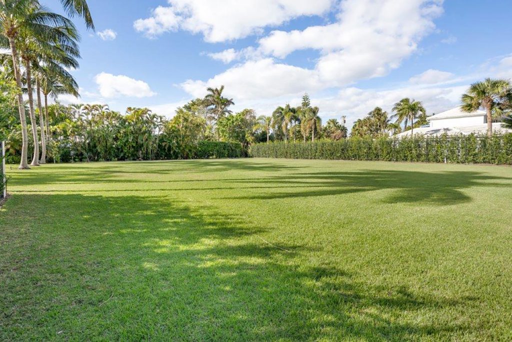 Gulf Stream Estate
SOLD
3420 Gulfstream Road, Gulf Stream, Florida
BEDS N/A / BATHS N/A