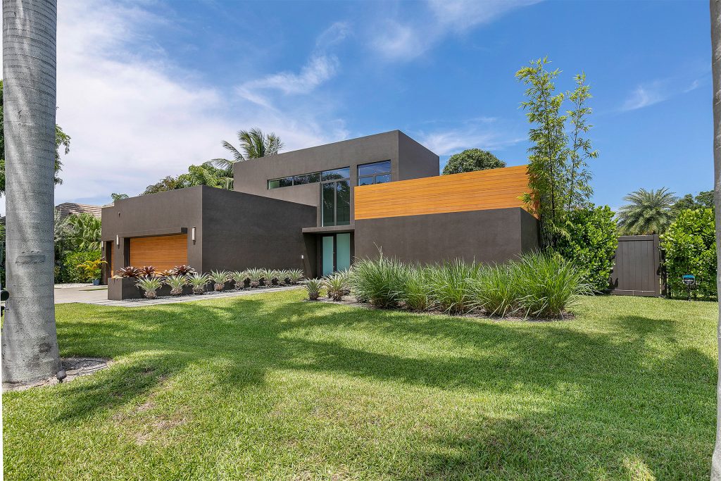 Delray Beach Estate
SOLD
323 Ne 8th Avenue, Delray Beach, Florida
BEDS 3 / BATHS 2.1