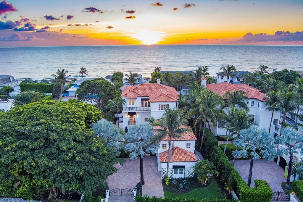 Ocean Ridge Estate
SOLD
6103 N Ocean Boulevard, Ocean Ridge, Florida
BEDS 5 / BATHS 6.2