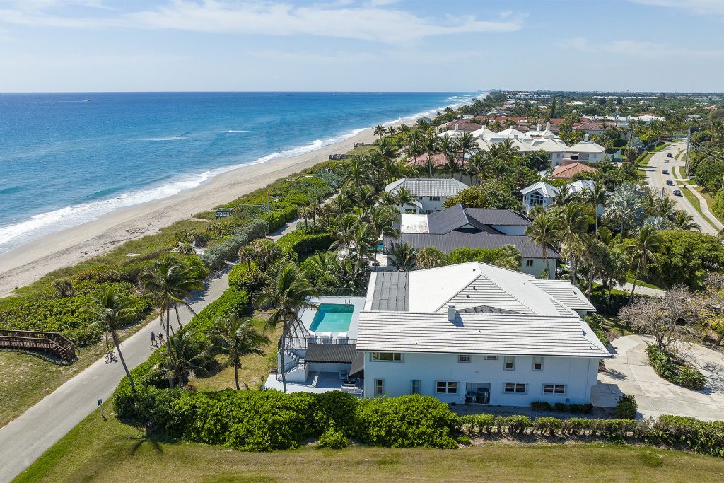 Ocean Ridge Estate
SOLD
5929 North Ocean Boulevard, Ocean Ridge, Florida
BEDS 3 / BATHS 3.1