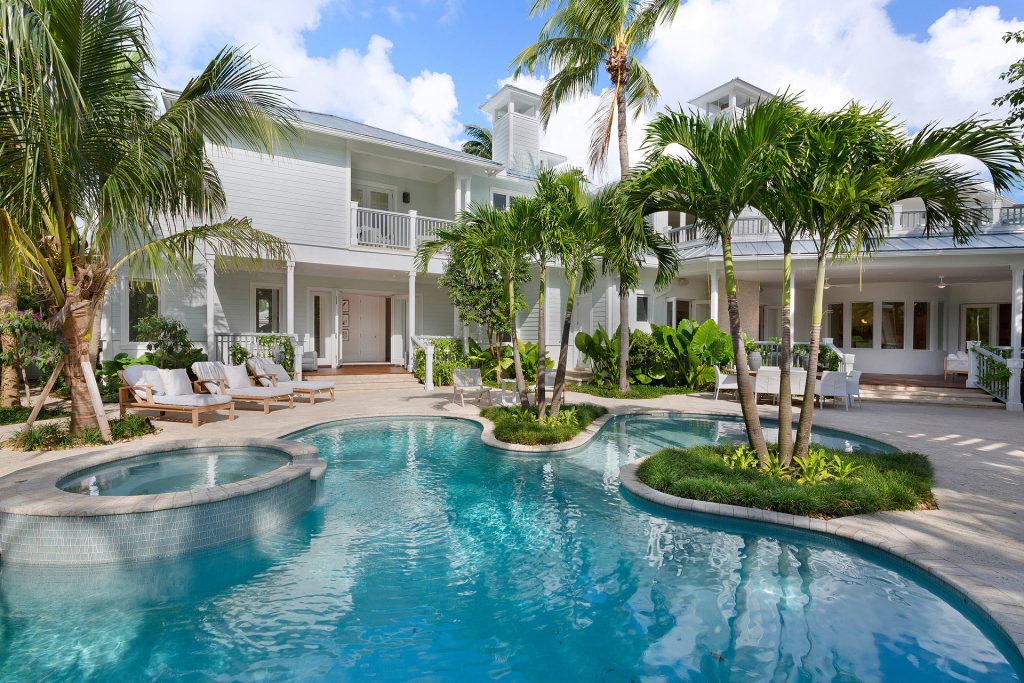 Estate Enclave
SOLD
707 Seasage Drive, Delray Beach, Florida
BEDS 4 / BATHS 5.2
