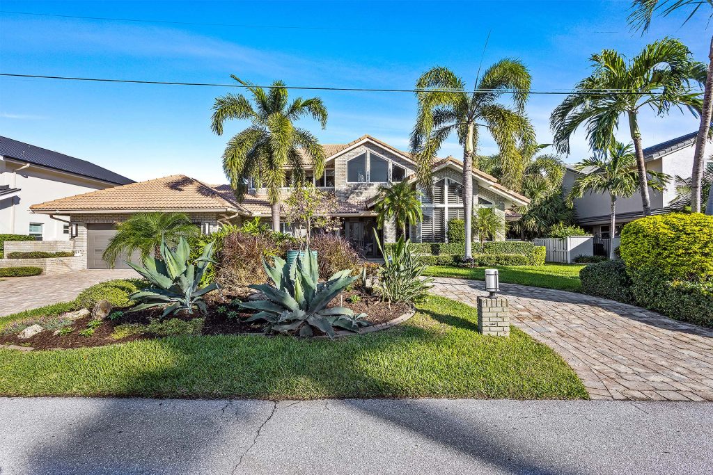 Delray Beach Estate
SOLD
947 Fern Drive, Delray Beach, Florida
BEDS 3 / BATHS 2.1