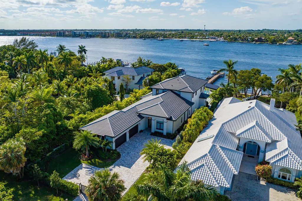 Intracoastal Estate
SOLD
701 S Atlantic Drive, Lantana, Florida
BEDS 6 / BATHS 6.1