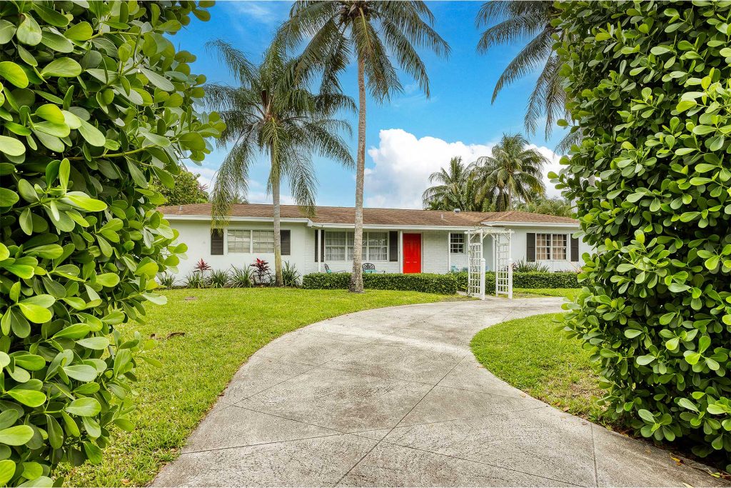 Delray Beach Estate
SOLD
212 Northwest 18th Street, Delray Beach, Florida
BEDS 3 / BATHS 3